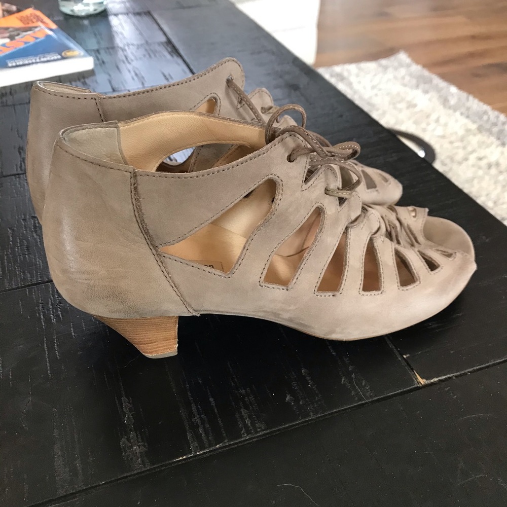 Paul green heels